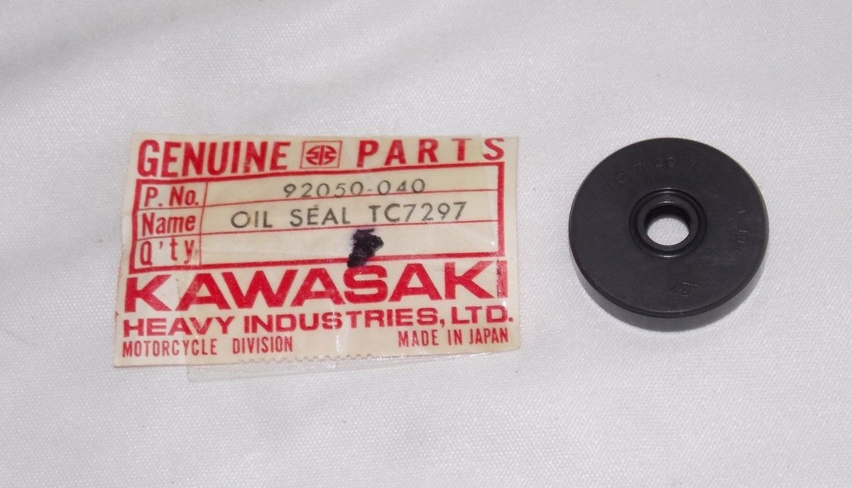ダ NOS KAWASAKI 1973 1974 1975 1976 1977 1978 OIL SEAL S1 S3 KH250