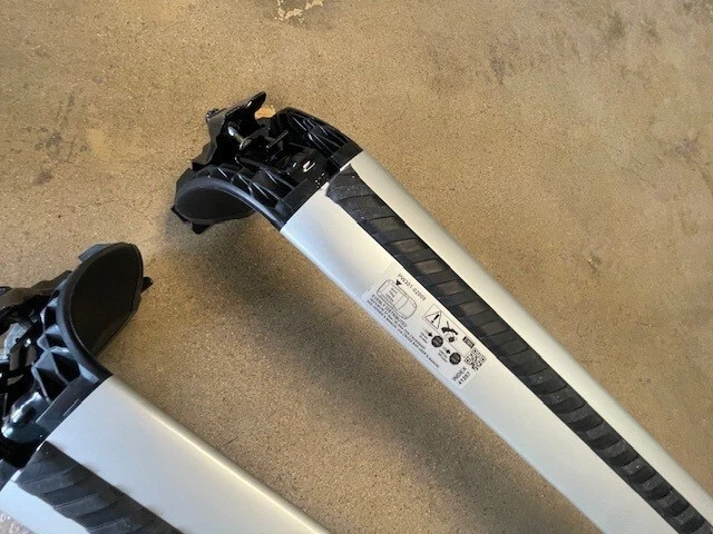 NUEVO OEM FÁBRICA TOYOTA 19-23 COROLLA HATCHBACK BARRAS TRANSVERSALES PW301-02009 Foto 4 de 4