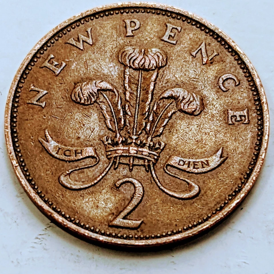 Moneda extranjera británica de 2 peniques nuevos 1975 Isabel II del Reino Unido EXTREMADAMENTE RARA Foto 2 de 2