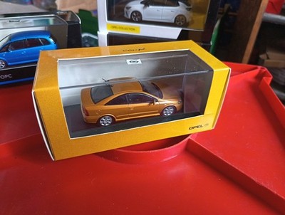 E 1/43 Boxed Model Minichamps Opel Astra Mk4 G Coupe Dealer Box