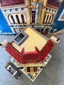 Lego Creator Expert 10232 Palace Cinema - complete with manuals & new stickers