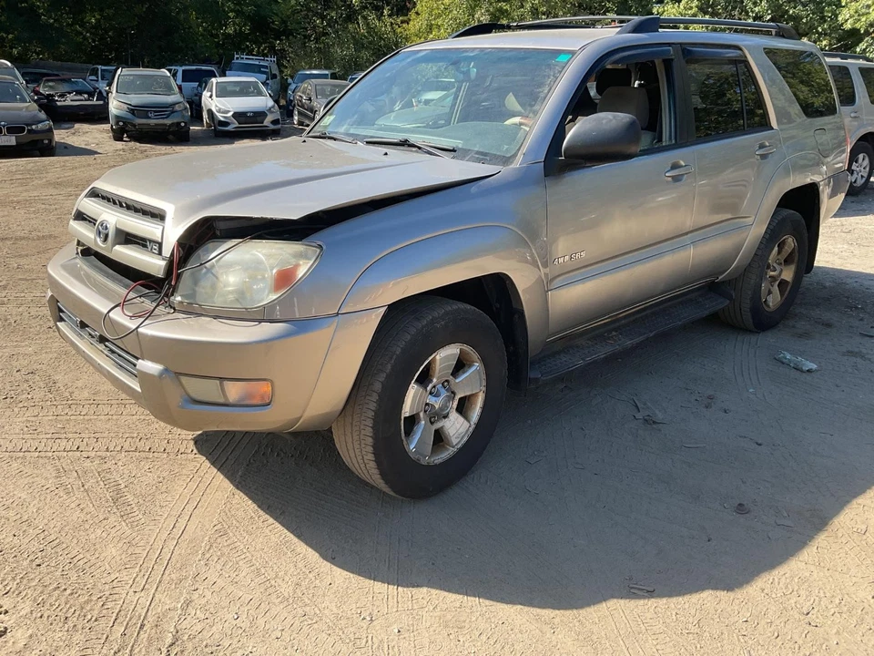 Guardabarros izquierdo TOYOTA 4RUNNER 03 04 05 Foto 3 de 4