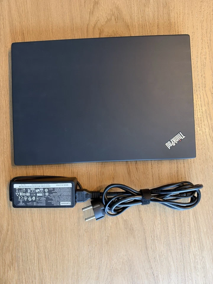 Lenovo ThinkPad T490 · i5-8265U · 8GB · 256GB, photo 3 sur 5
