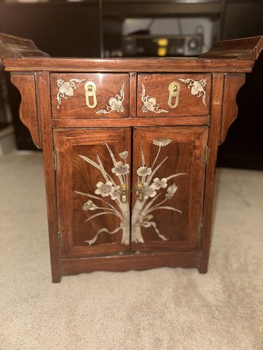 Vintage Cabinet Temple Lacquer Wooden Brass BEAUTIFUL CHINESE CABINET - 第 2/2 張圖片