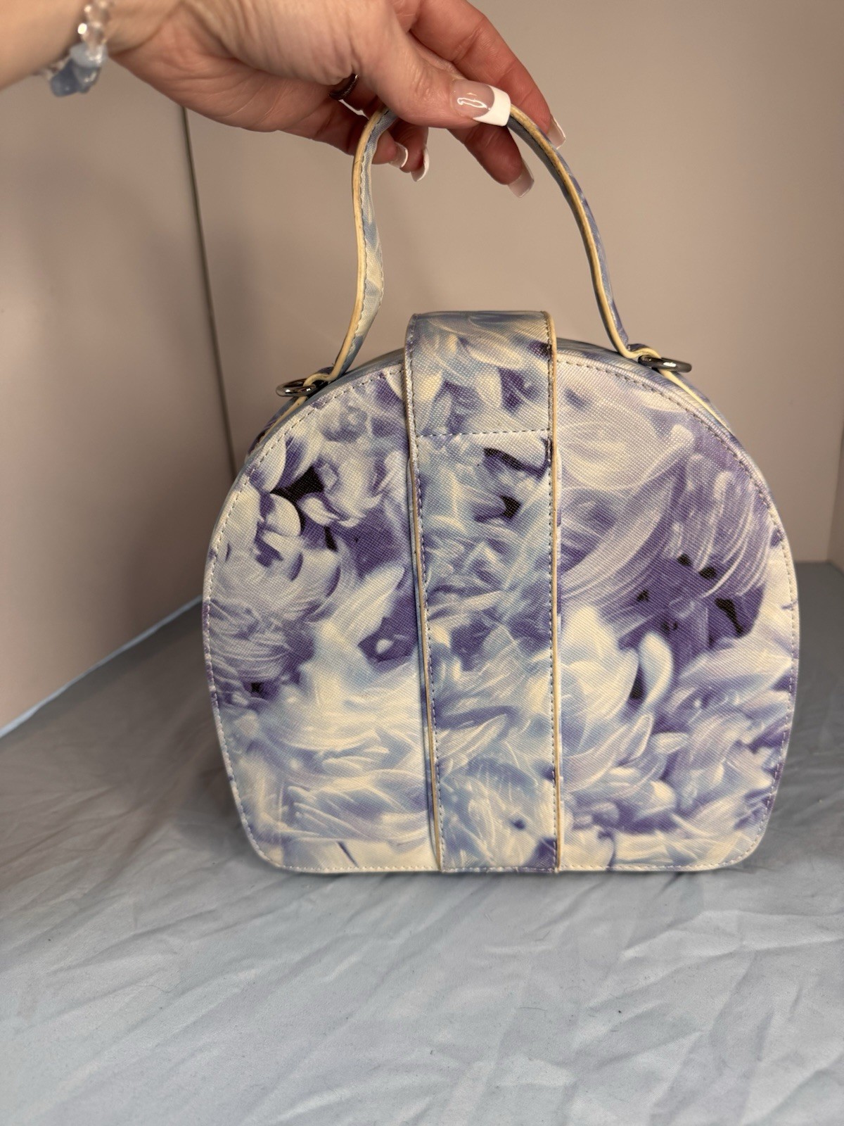 Disney’s Cinderella Snob Essentials Crossbody Bag… - image 5