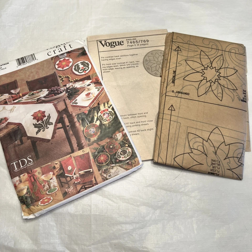 Vogue Craft 7465 Uncut Christmas Table Runner Coasters Place Mats Chair Aprons - Image 4 of 4