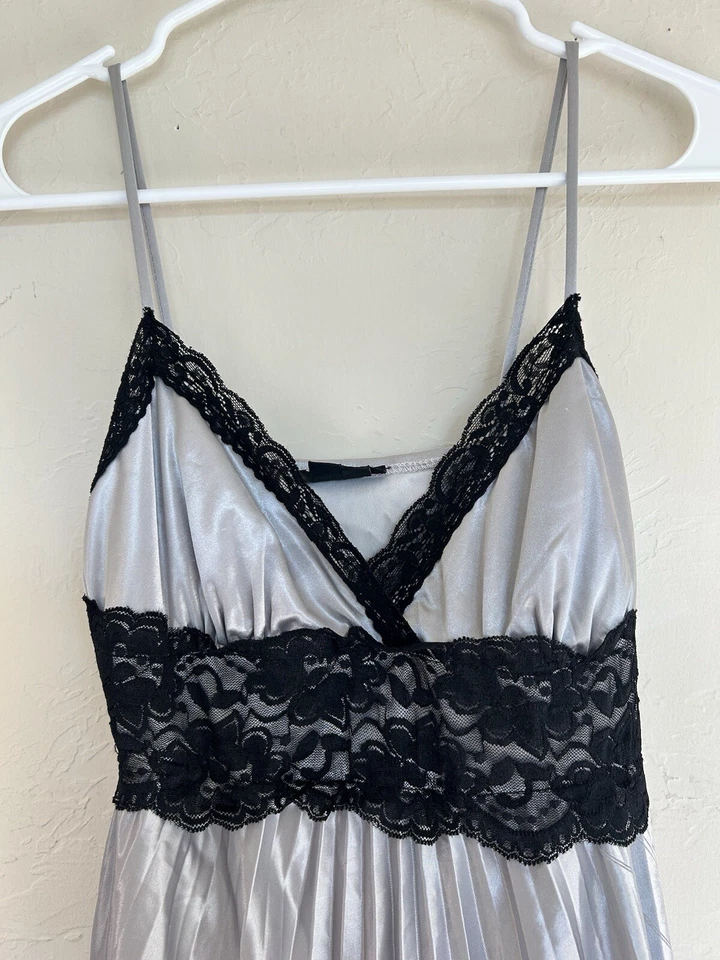 Vestido Babydoll XOXO Vintage Y2K Años 90 Plateado Encaje S Hada Delicado Baile de graduación Formal Foto 2 de 4