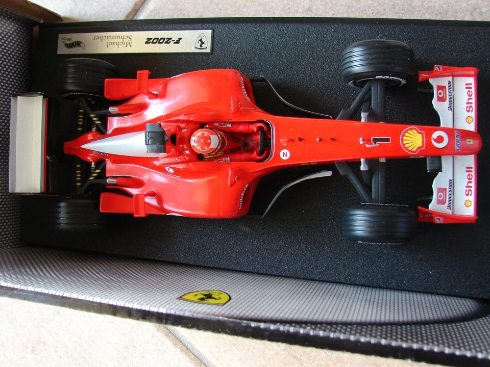 HOT WHEELS FERRARI F-2002 MICHAEL SCHUMACHER SCALA 1:18 - Immagine 2 di 2