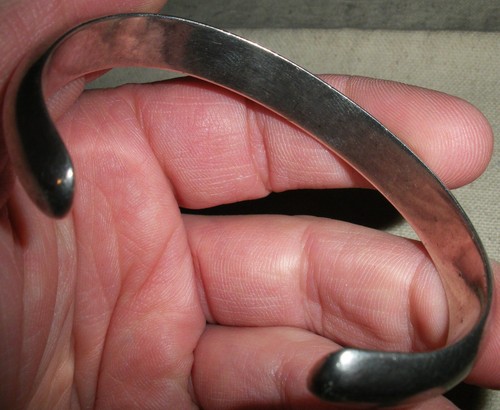 VINTAGE NAVAJO c. 1940-50s STERLING SILVER BANGLE W/ SIMPLE DESIGN BRACELET vafo - Picture 10 of 12
