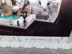 Lego 21020 - Trevi Fountain - Retired - Brand New in Sealed Box