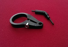 Alu Bremszuggegenhalter, schwarz, +Führungshülse, 1" (25,4mm)  für Schaftvorbau