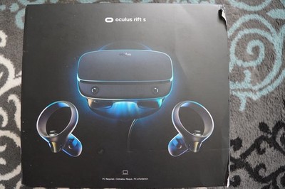 Oculus Rift S + Controllers pristine condition housing/lenses - FOR PARTS