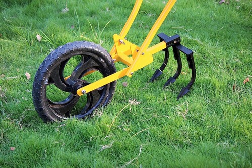 Hectare Wheel Hoe with 7" Weeder + 3 Tooth Cultivator + Free Express Shipping - Picture 4 of 10