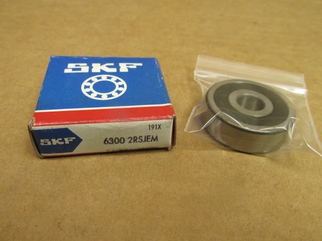 Straight Bore Single Row High Capacity 18mm Width FAG NU2204E-TVP2 Cylindrical Roller Bearing 47mm OD Polyamide Cage Normal Clearance 20mm ID Removable Inner Ring