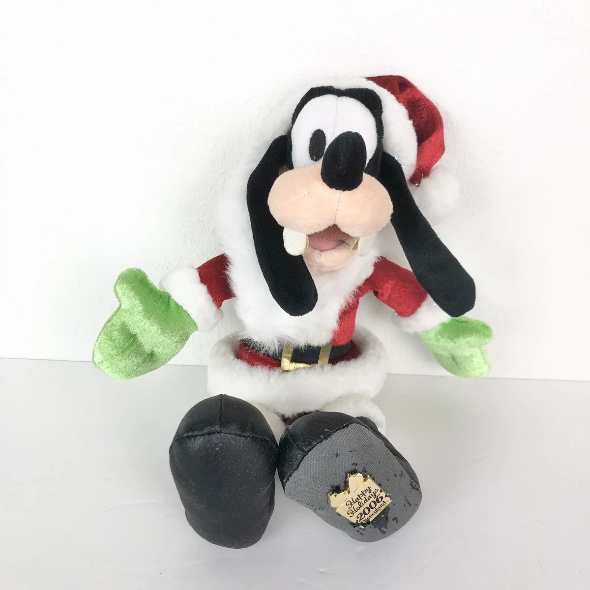 Christmas goofy plush hotsell