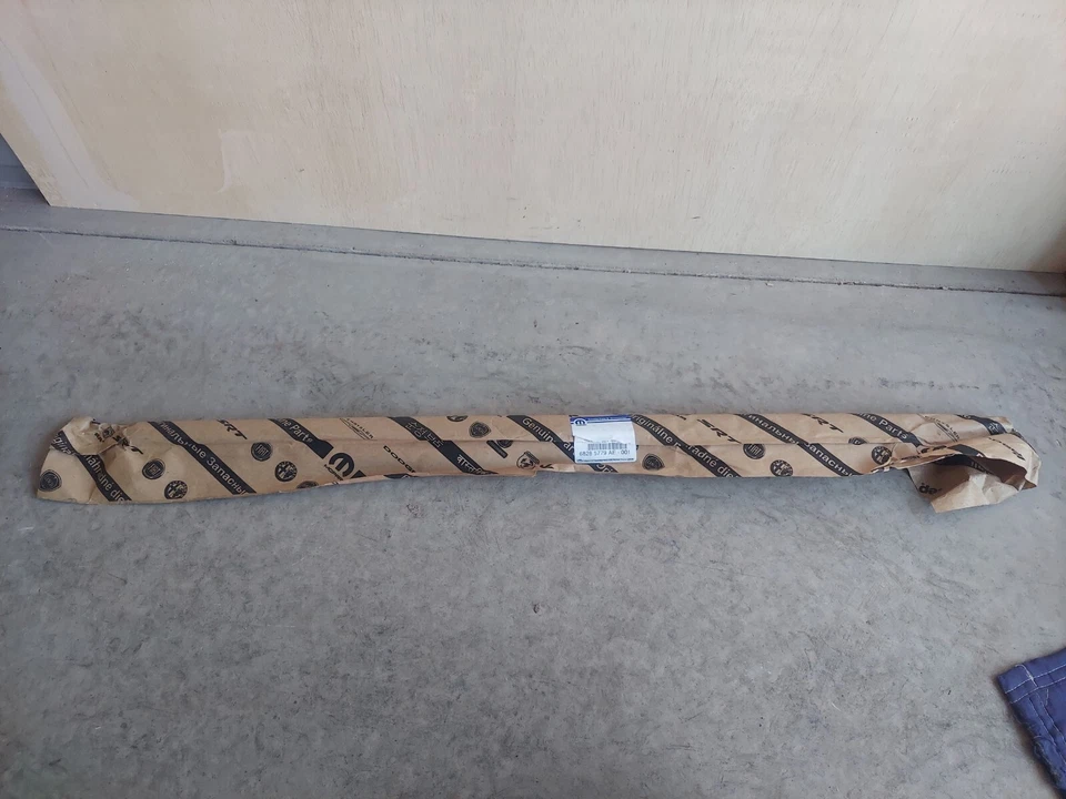 门窗皮带 Weatherstrip Mopar 68285779AE 适合 20-22 Ram 1500 — 第 3/3 张图片