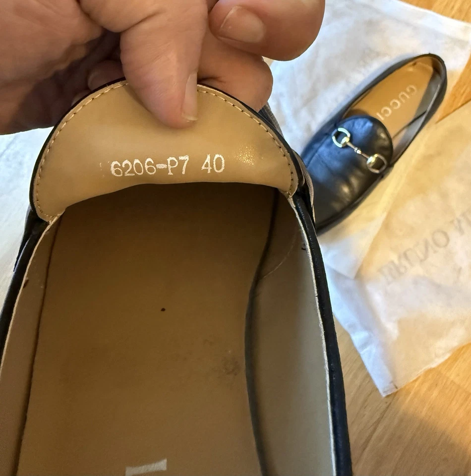 Sapatos masculinos Gucci usados tamanho 8 preto em excelente estado usado ocasionalmente - Imagem 3 de 4