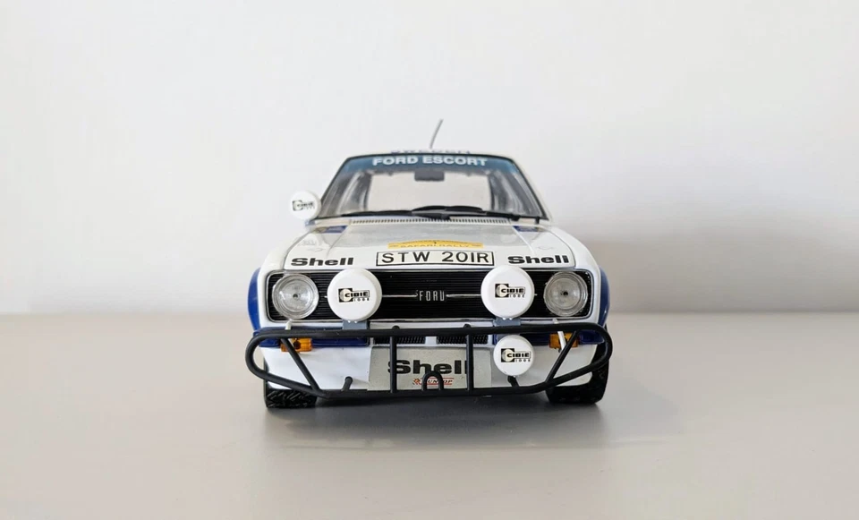 Sunstar 1:18 Ford Escort Mk2 RS 1800 1977 Safari Rally #1 - Immagine 2 di 4