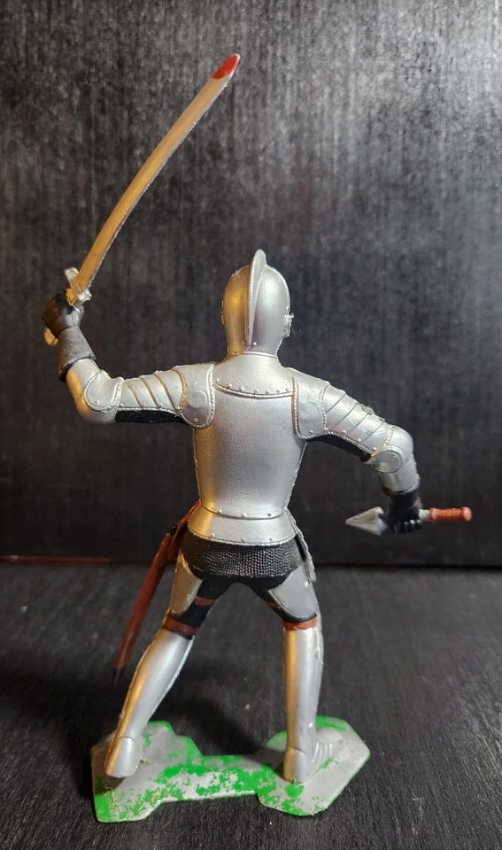 FIGURA DE CABALLERO MARX VINTAGE 1964 CON ESPADA Y MAZA GUERRERO GRAN TAMAÑO 6" PLÁSTICO Foto 3 de 4