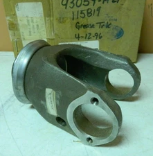 Spicer Dana Yoke OEM 5-4-5971X 5-4-5961 2.024 39 Spline 1610 series Eaton Spicer