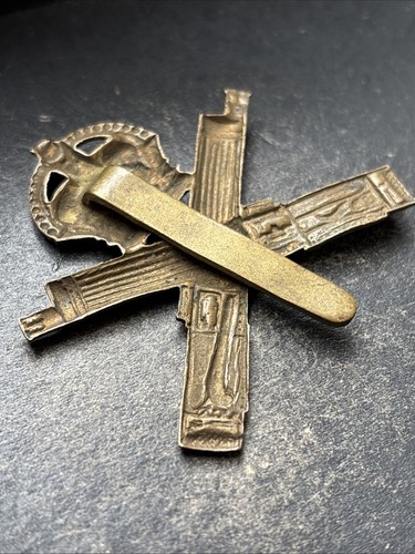 Machine Gun Corps Original British Army Cap Badge WW1 - Picture 5 of 5