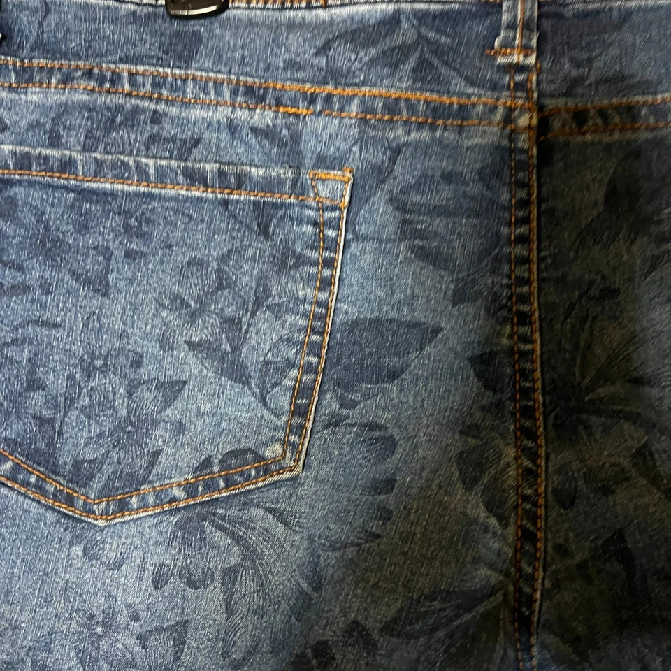 Pantalones cortos de mezclilla florales azules Faded Glory para mujer 16 W38 Foto 3 de 4