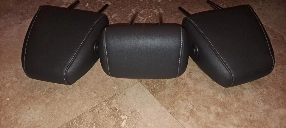 2013-2019 Ford Escape C-Max Rear  Leather Head Rest Folding Set of 3 Black 2015  - Изображение 3 из 4