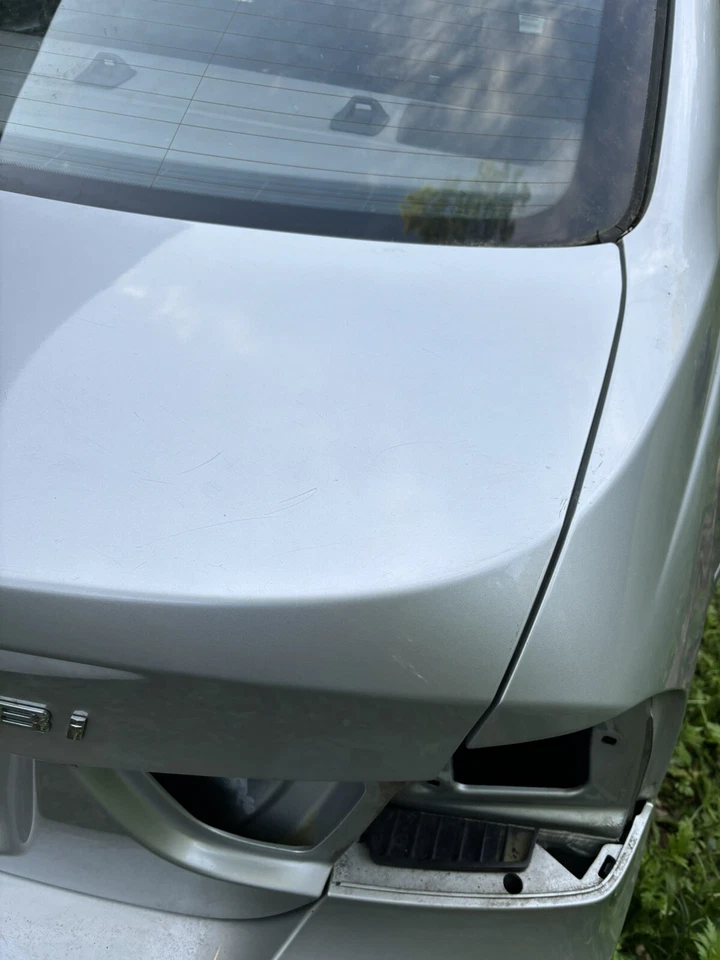 BMW E90 M3 LCI 2009-2011 tapa maletero 328i 335i 335d 328 335 Titan plateado 4 puertas Foto 2 de 4