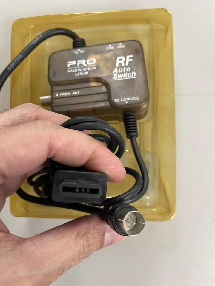 Modulador Nintendo 64 RF con interruptor automático Foto 4 de 4