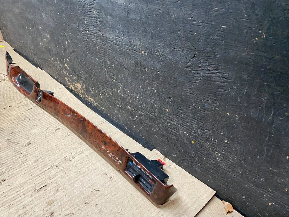 Buick Park Avenue 1997-2005 tablero de pasajeros moldura control de clima OEM V4016 DG Foto 2 de 4