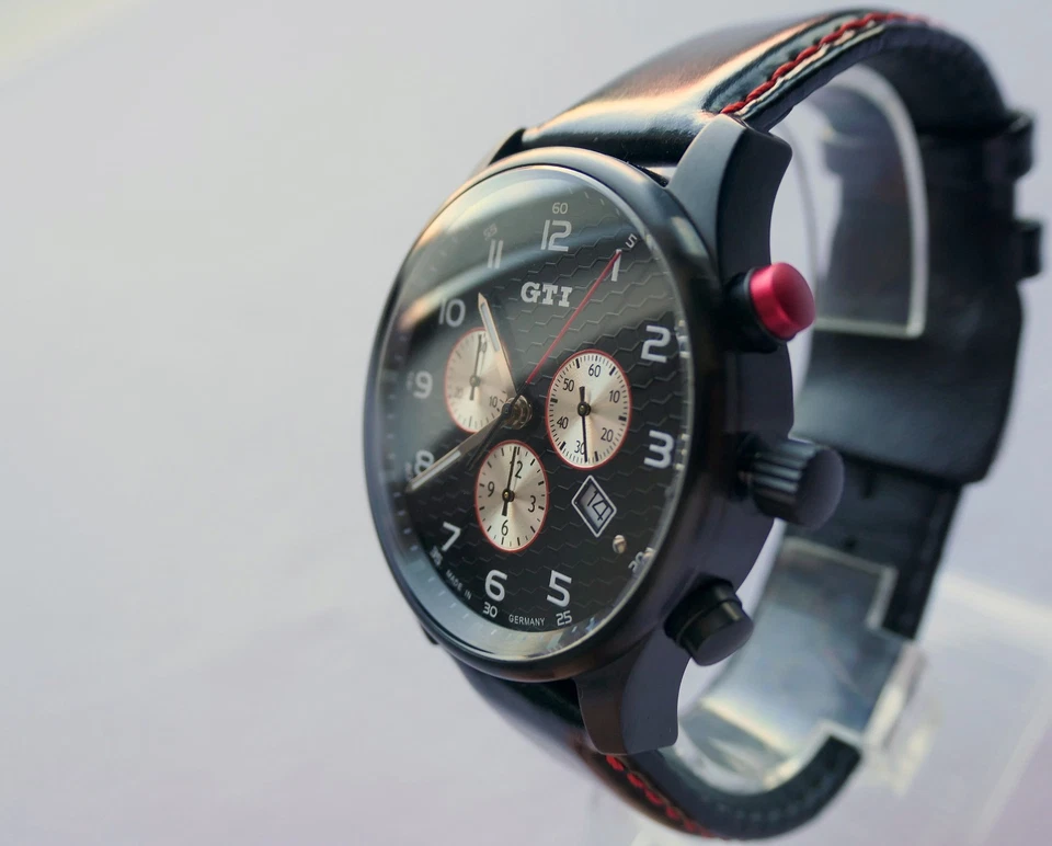 Volkswagen GTi Golf Rabbit R32 Motorsport Racing Car Accessory Chronograph Watch - Image 4 of 4