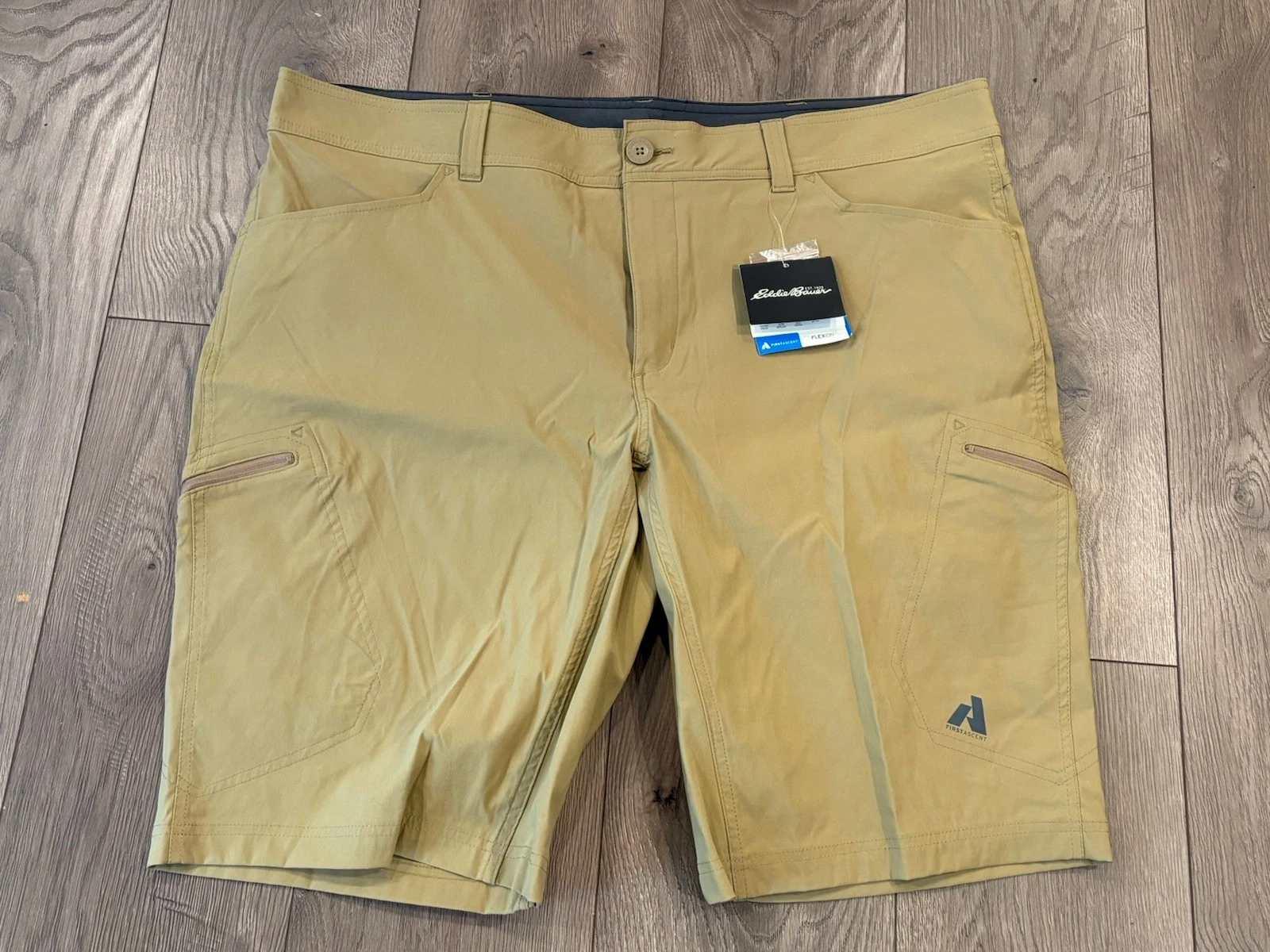 Eddie Bauer First Ascent Guide Pro Shorts Brown Hiking Outdoor Mens 44 UPF 50