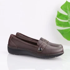 Clarks Womens Cora Daisy Loafer Size 9.5 M Brown Leather Slip On Flat Shoe Comfy