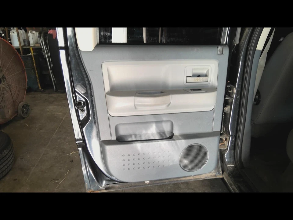 Used Rear Left Door Interior Trim Panel fits: 2007 Dodge Dakota  Grade C Foto 2 de 4