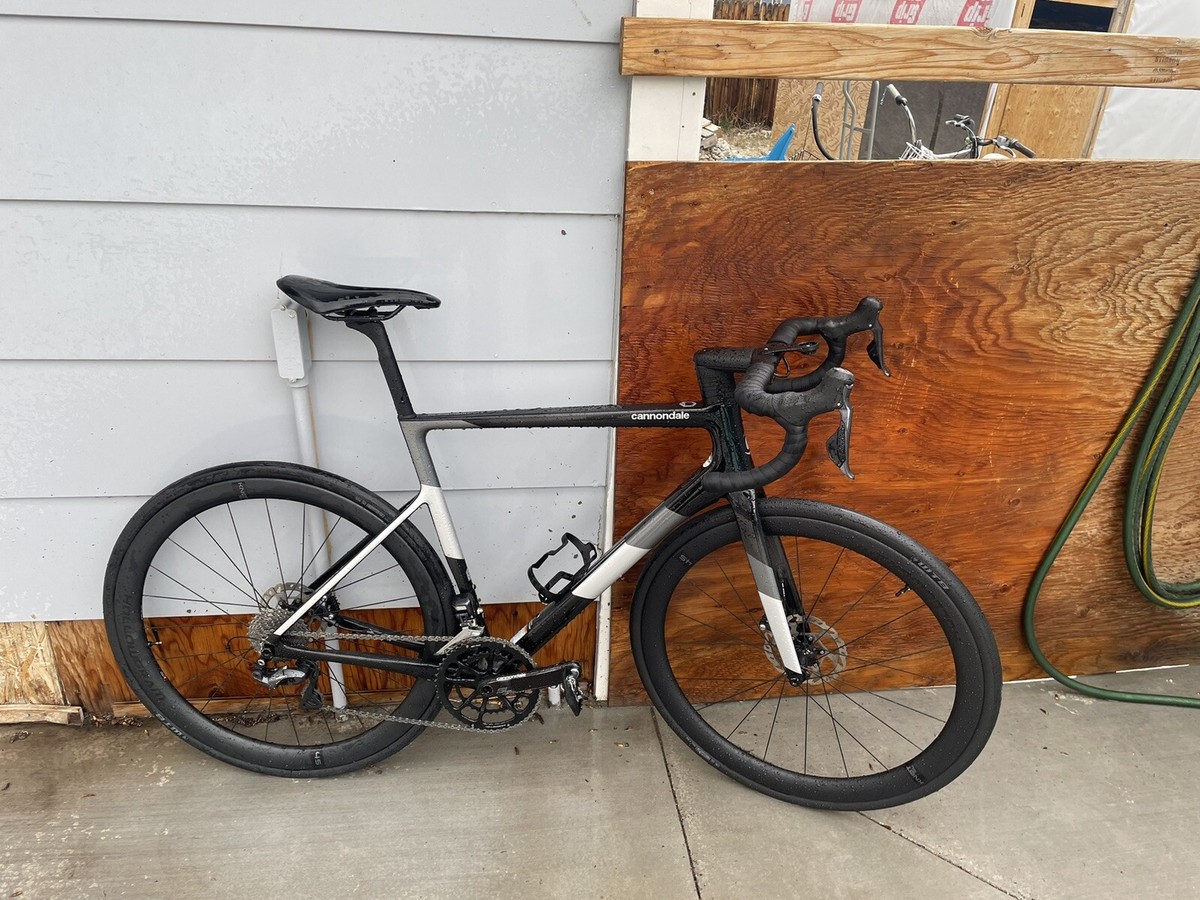 2020 Cannondale SuperSix EVO Hi-MOD Disc Ultegra Di2 Road 2020 Cannondale SuperSix EVO Hi-MOD Disc Ultegra Di2 Road