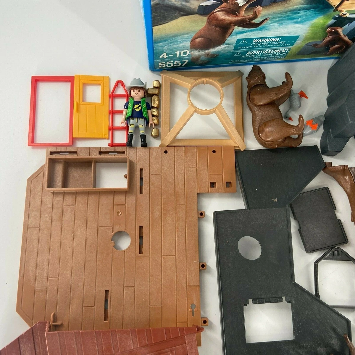 Playmobil 5557 on sale adventure tree house