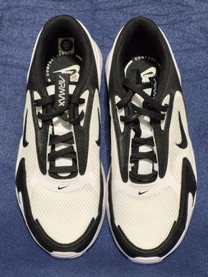 Nike Women's Air Max Bolt Runners, Wht/Blk/CD4152-101, Size 7.5 EXCELLENT COND.