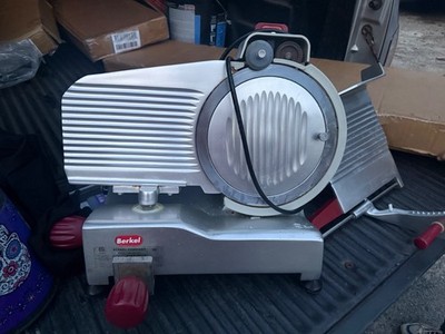 Used Berkel 823E-PLUS 9'' Manual Deli Meat Cheese Slicer 120V