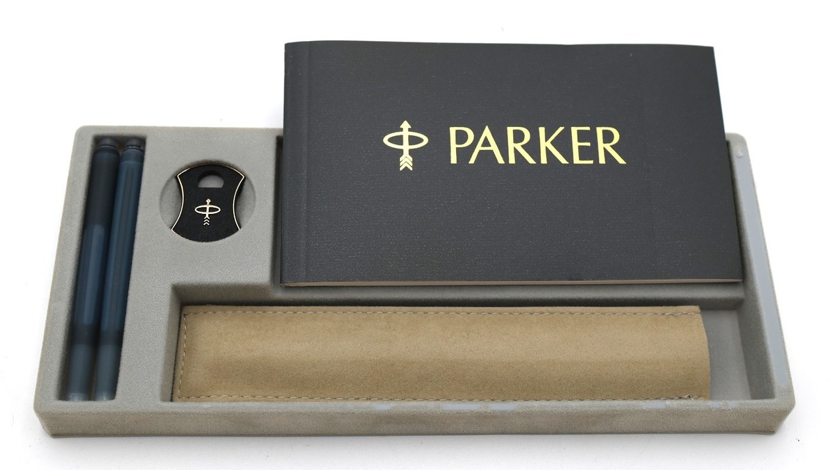 1983 Parker Premier Fountain Pen, Chinese Lacquer 18K 