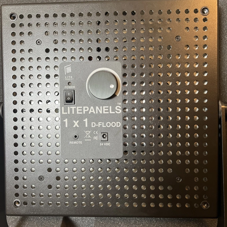 Litepanels 1x1 D-Flood LED Light Panel Model 3285 Power Supply Cords no bracket - Image 4 of 4