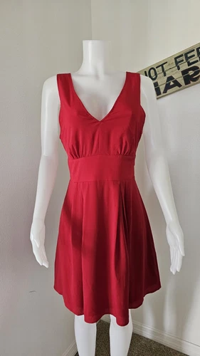 UNDERCOVER Abito da festa Victoria Secret rosso scollo a V taglia 12 nastri attaccati cravatta dietro