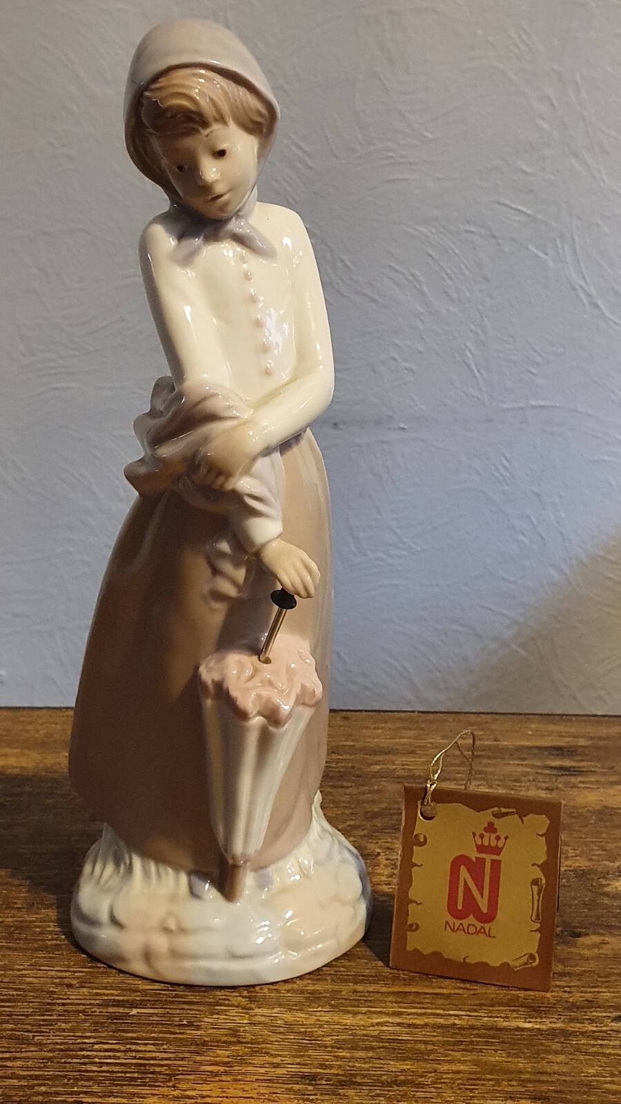 Nadal Mujer Con Paraguas Porcelana, Valencia España 1980'S