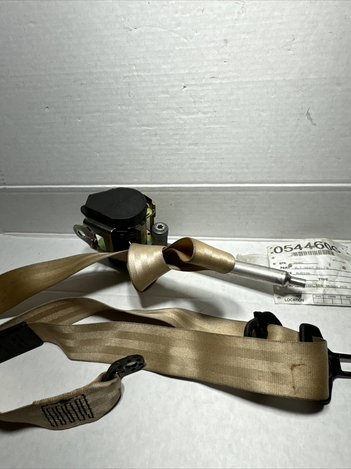 1998-2004 Audi A6 retrator de cinto de segurança dianteiro direito OEM sedã bronzeado - Imagem 2 de 4