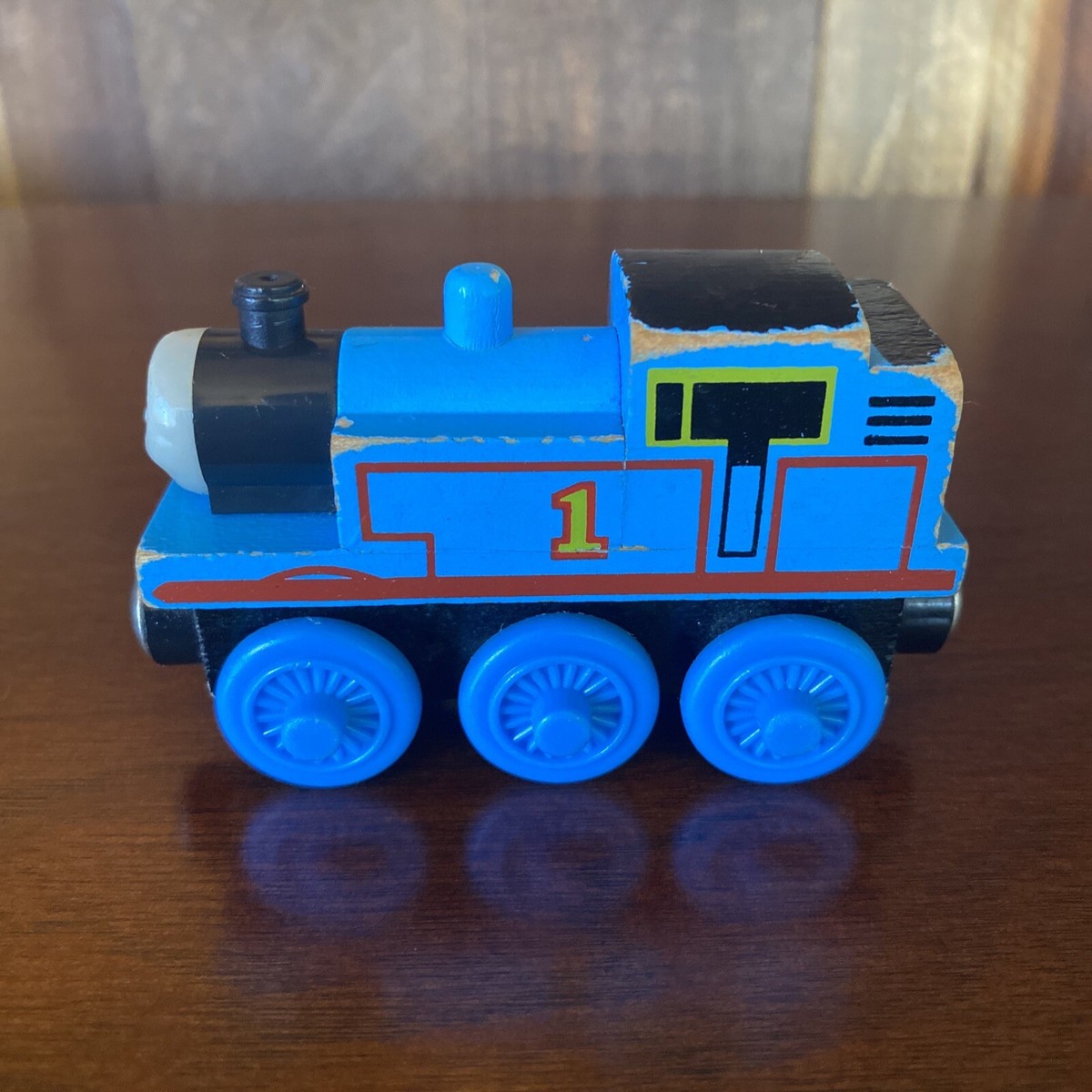 Thomas Friends THOMAS wooden train (no name on bottom)