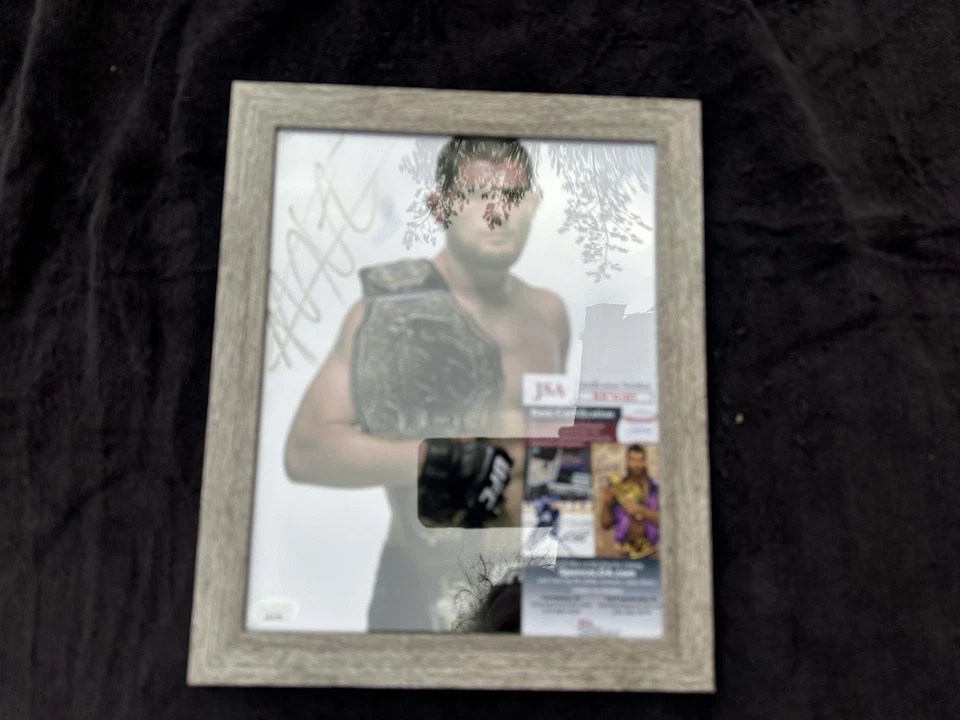 Foto firmada por Khabib Nurmagomedov de 8x10 con cinturón UFC JSA testigo certificado de autenticidad prueba Foto 2 de 4