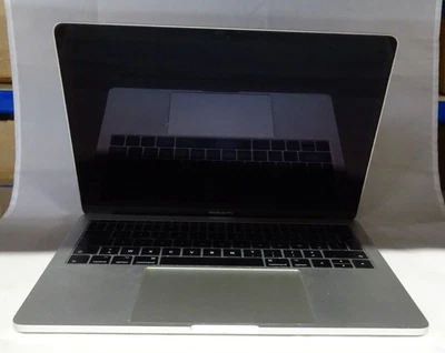 APPLE MacBook Pro A1706 EMC3164 i5-7360U 8GB 256GB SSD 13" Laptop - FRENCH - Image 1 of 4
