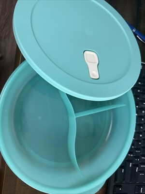Tupperware Large Crystalwave Plus Divided Dish Container w/Stain Guard Aruba
