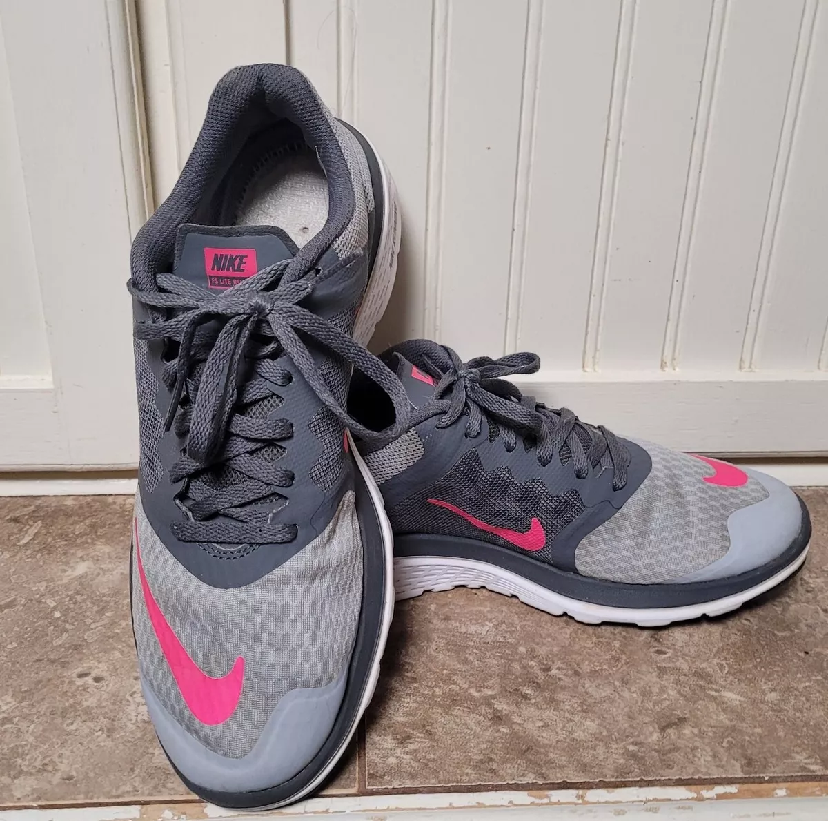 Nike FS Lite Run 3 Sneakers Womens Size 8.5 Gray Running Shoes