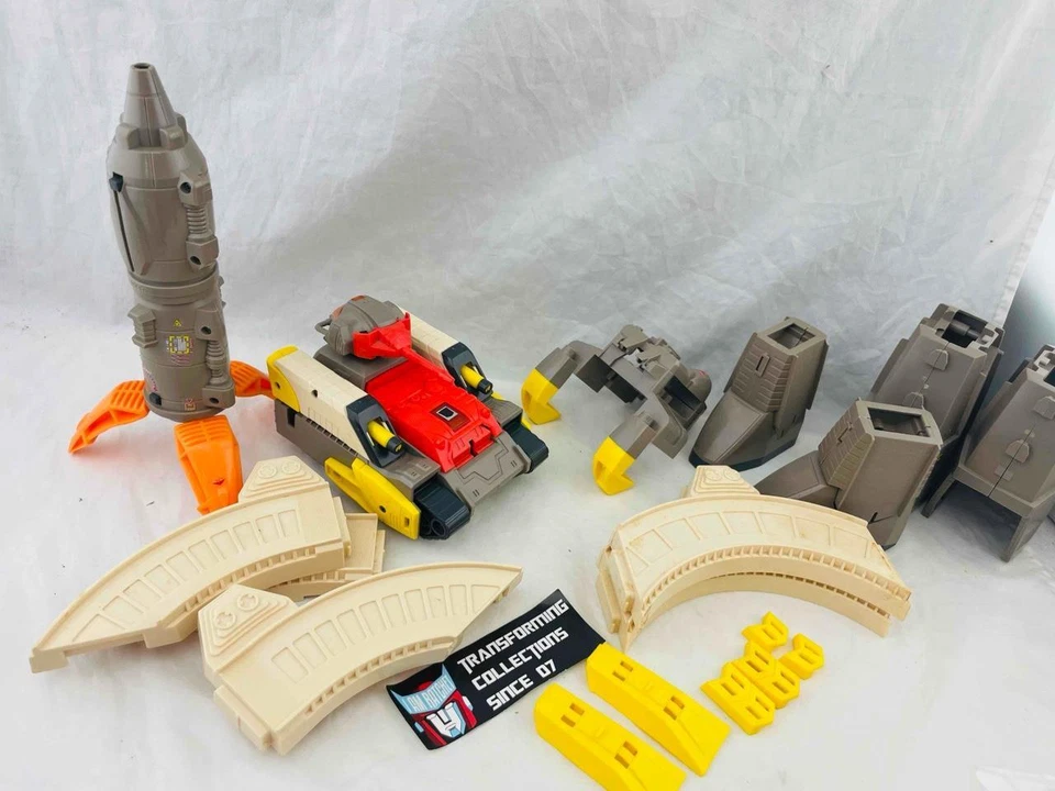 Transformers Original G1 1985 Omega Supreme Complete Works - Image 2 of 4