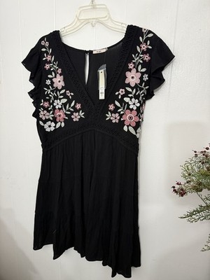 Francesca s XL Black V Neck Dress Embroidery Floral NWT Short Sleeve 